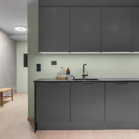 The Green Lounge - A Lovely Home With Free Indoor Parking! Apartamento *