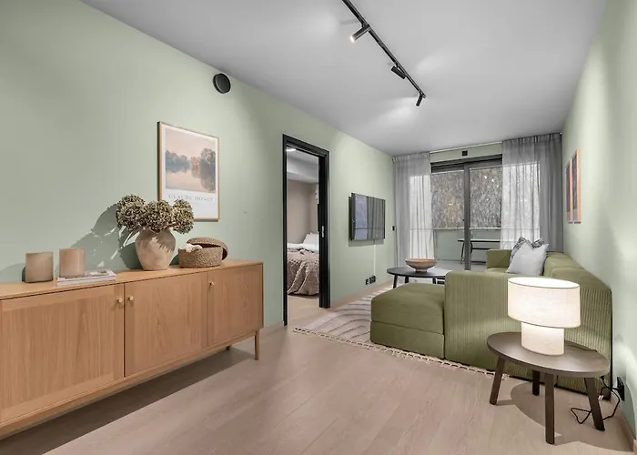 The Green Lounge - A Lovely Home With Free Indoor Parking! Apartamento Tromsø